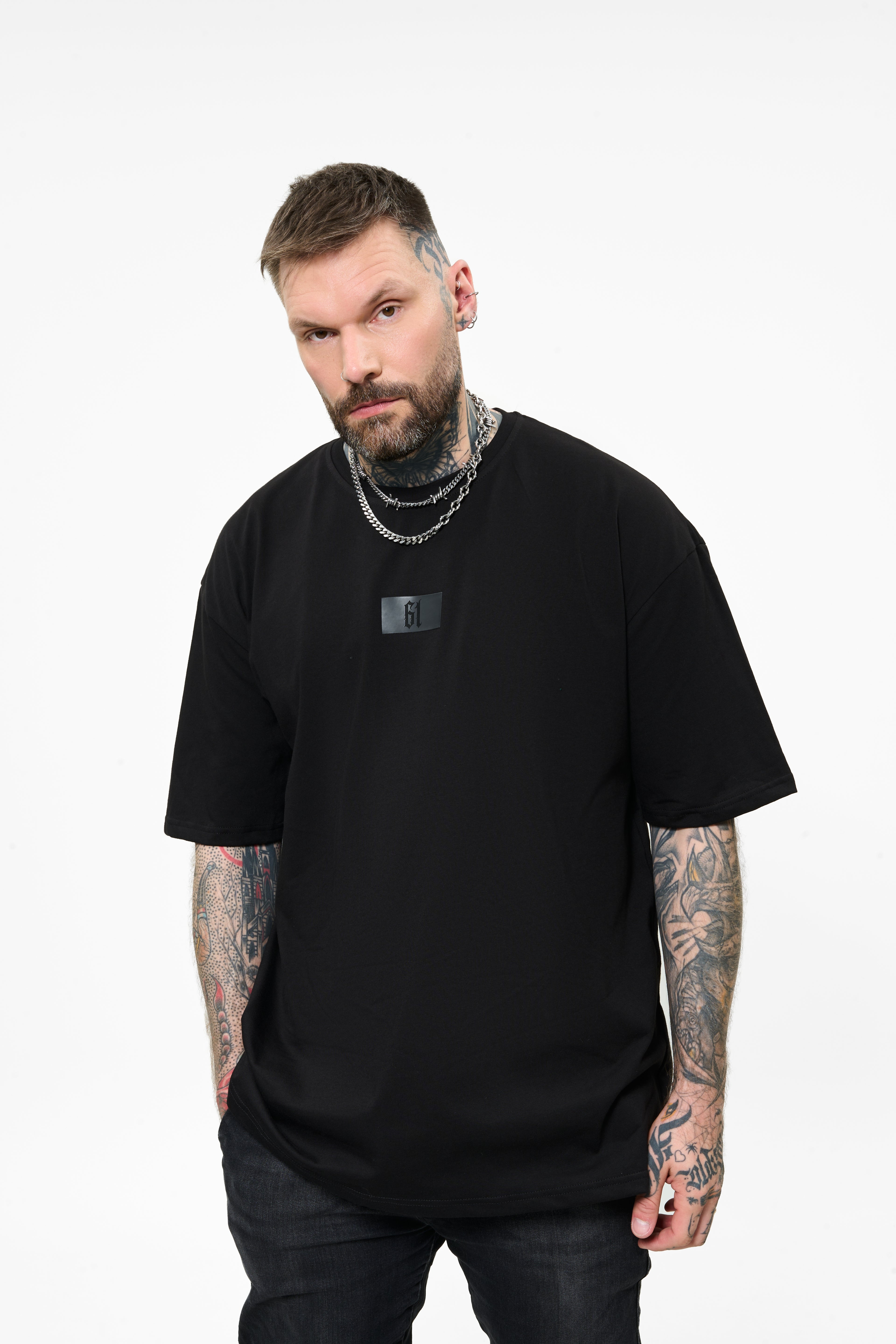 t-shirt model 02