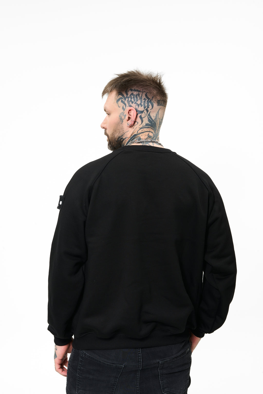 sweatshirt model 01