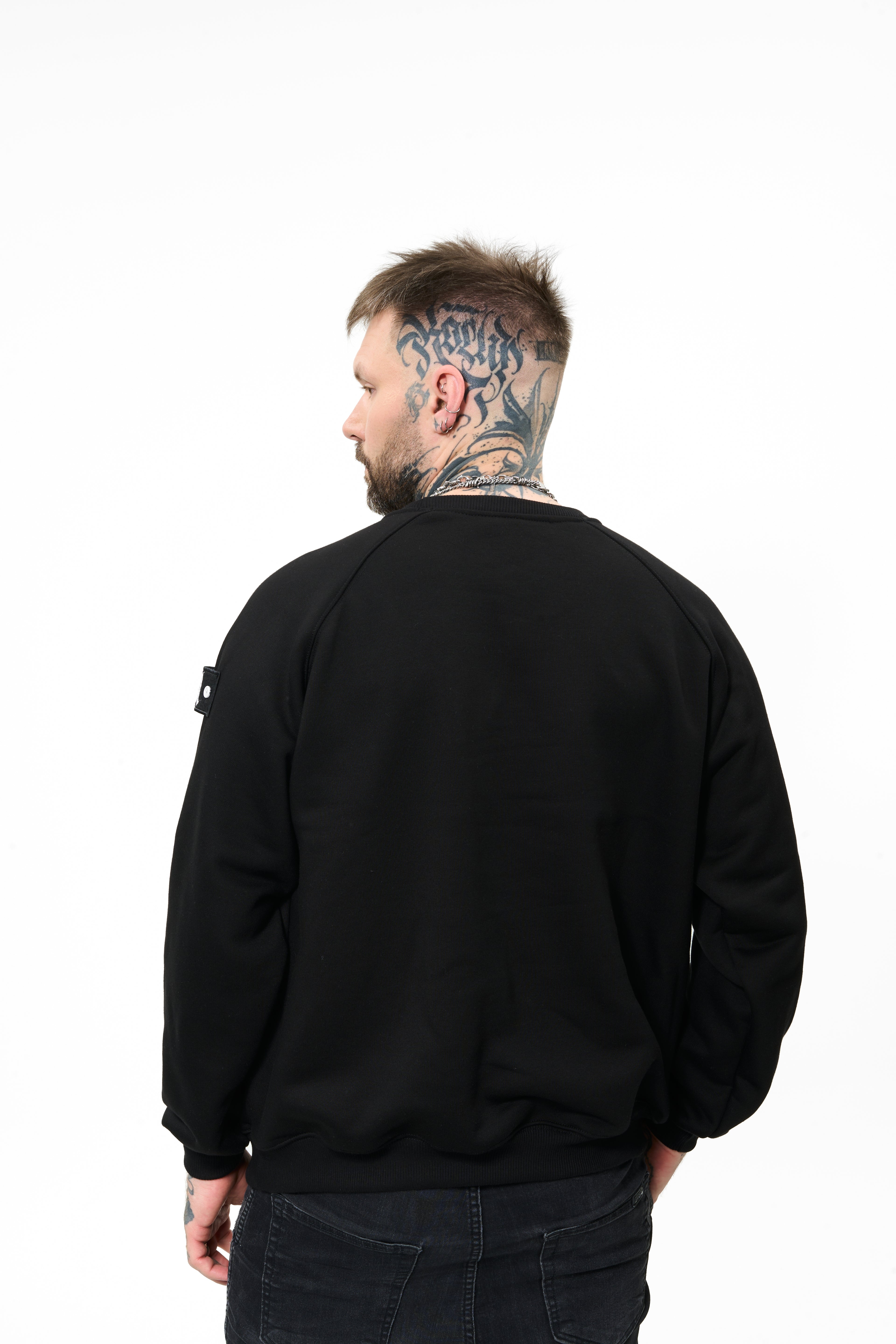 sweatshirt model 01