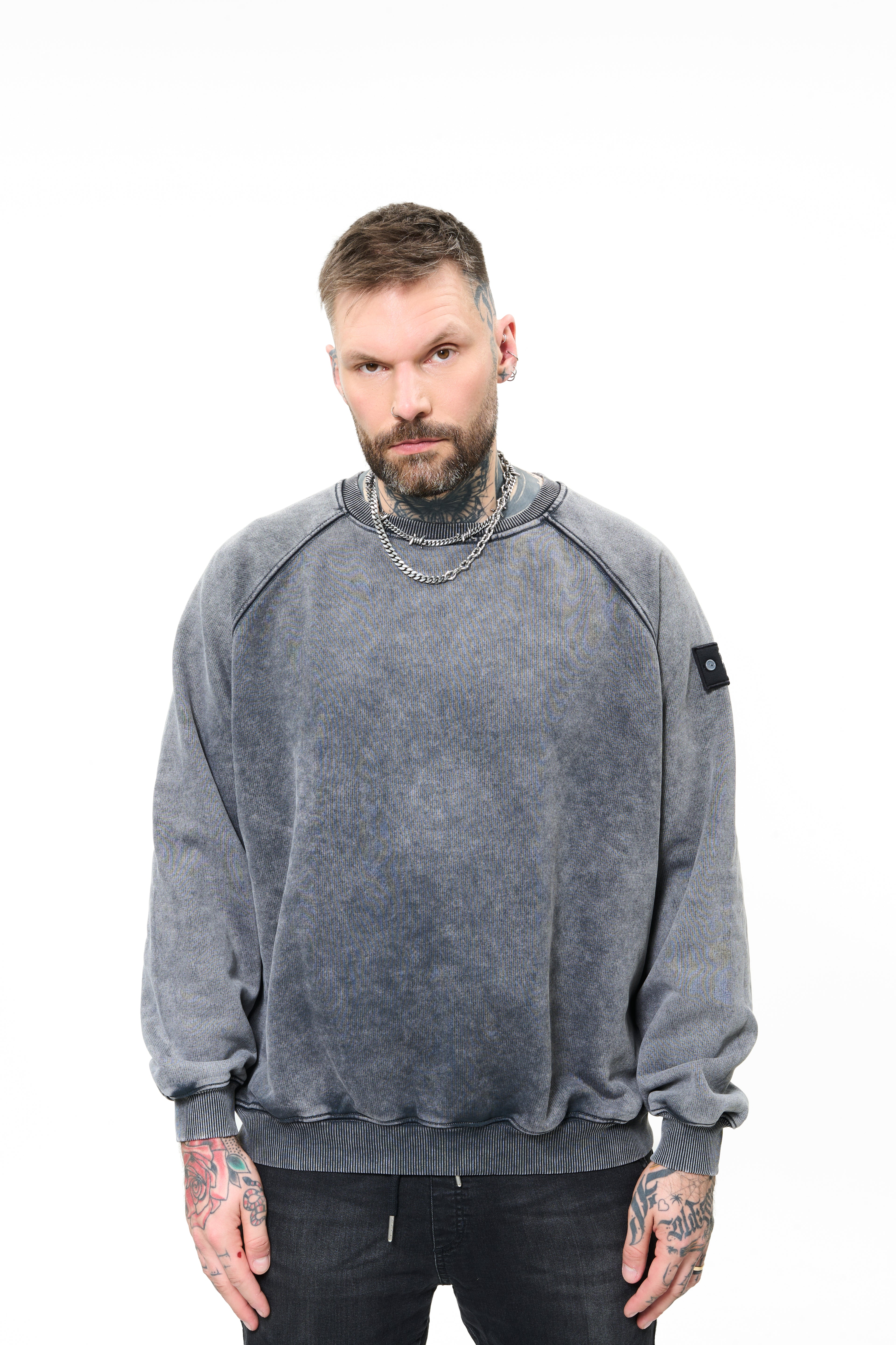 sweatshirt model 01