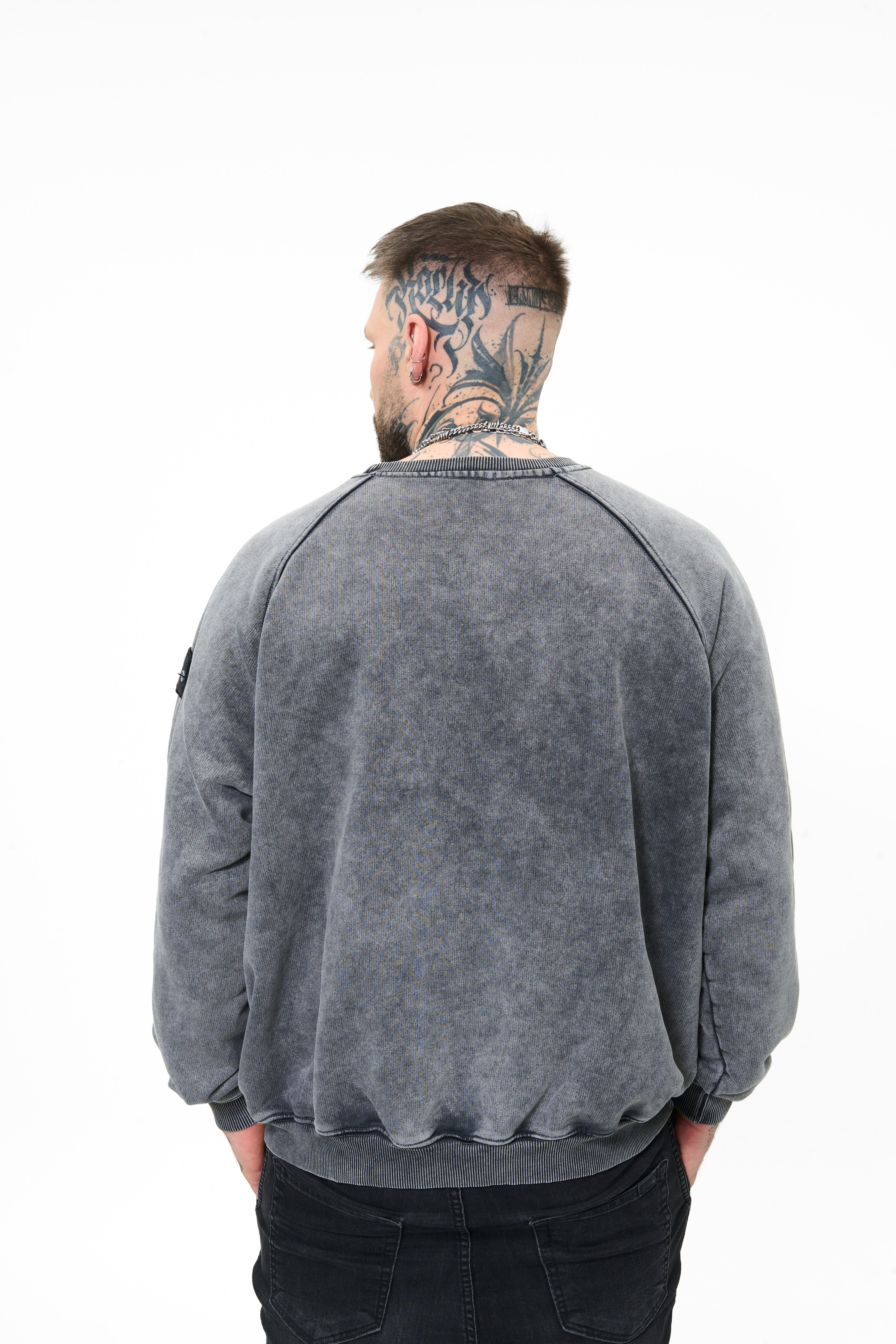 sweatshirt model 01