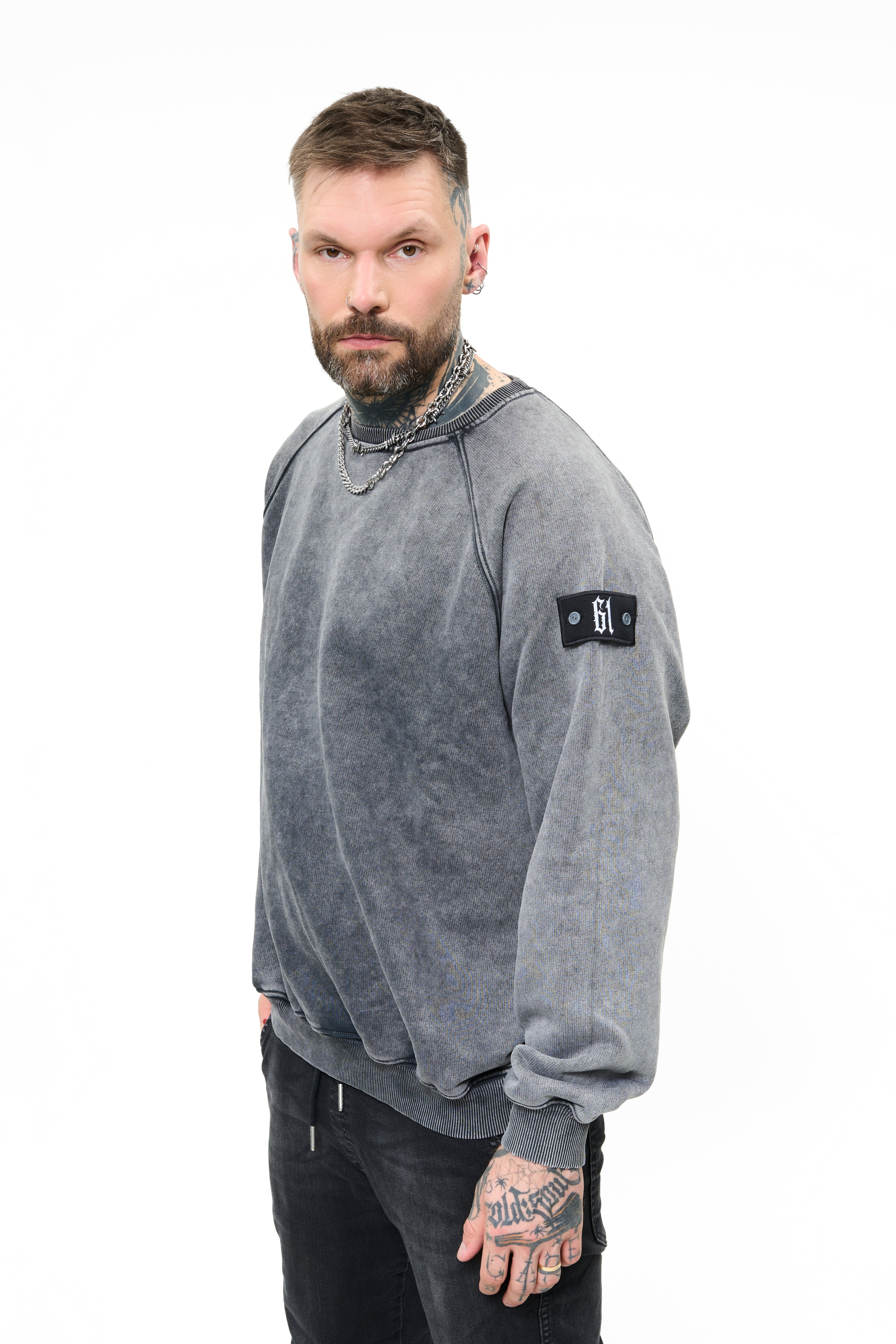 sweatshirt model 01