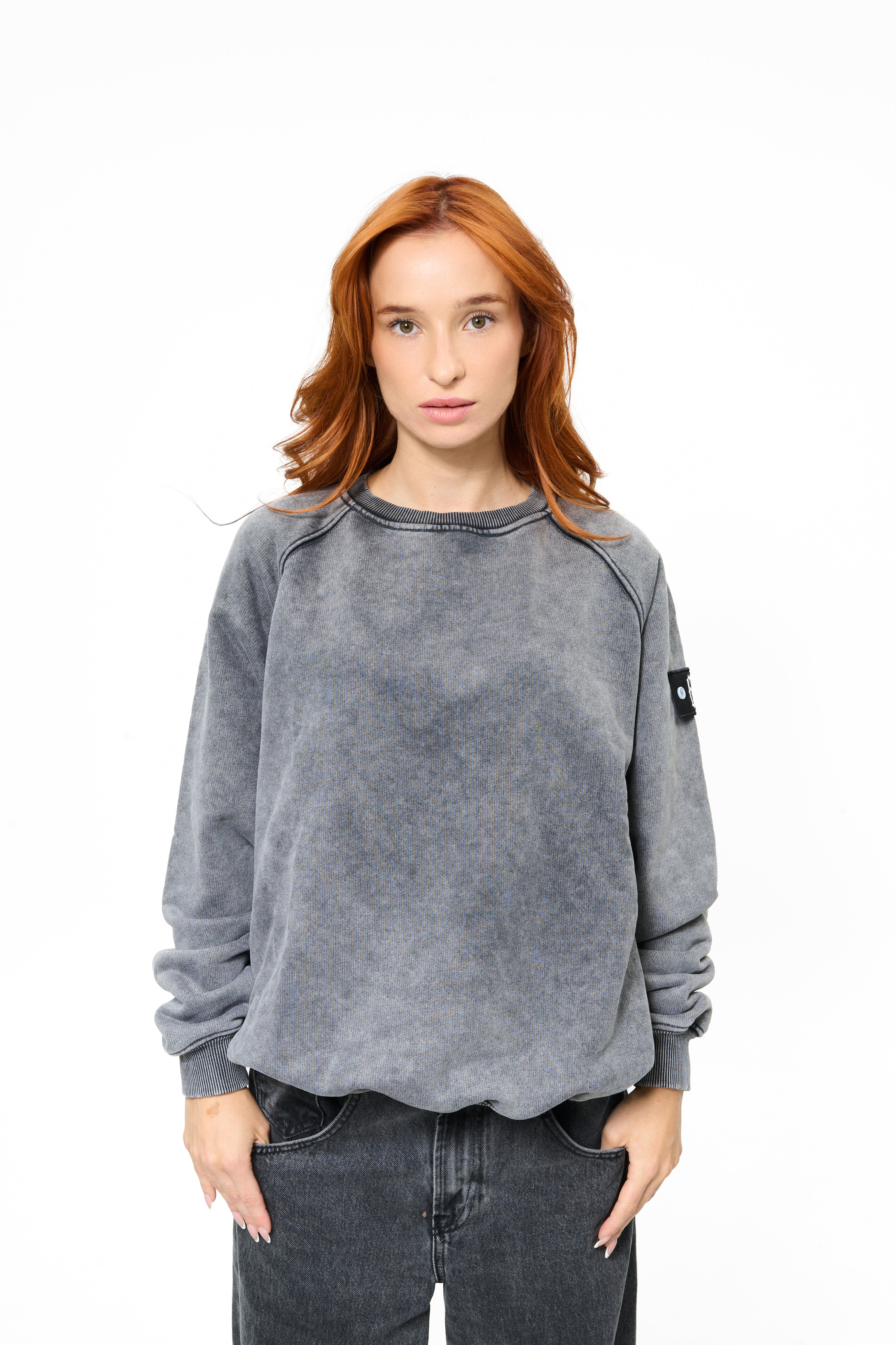 sweatshirt model 01