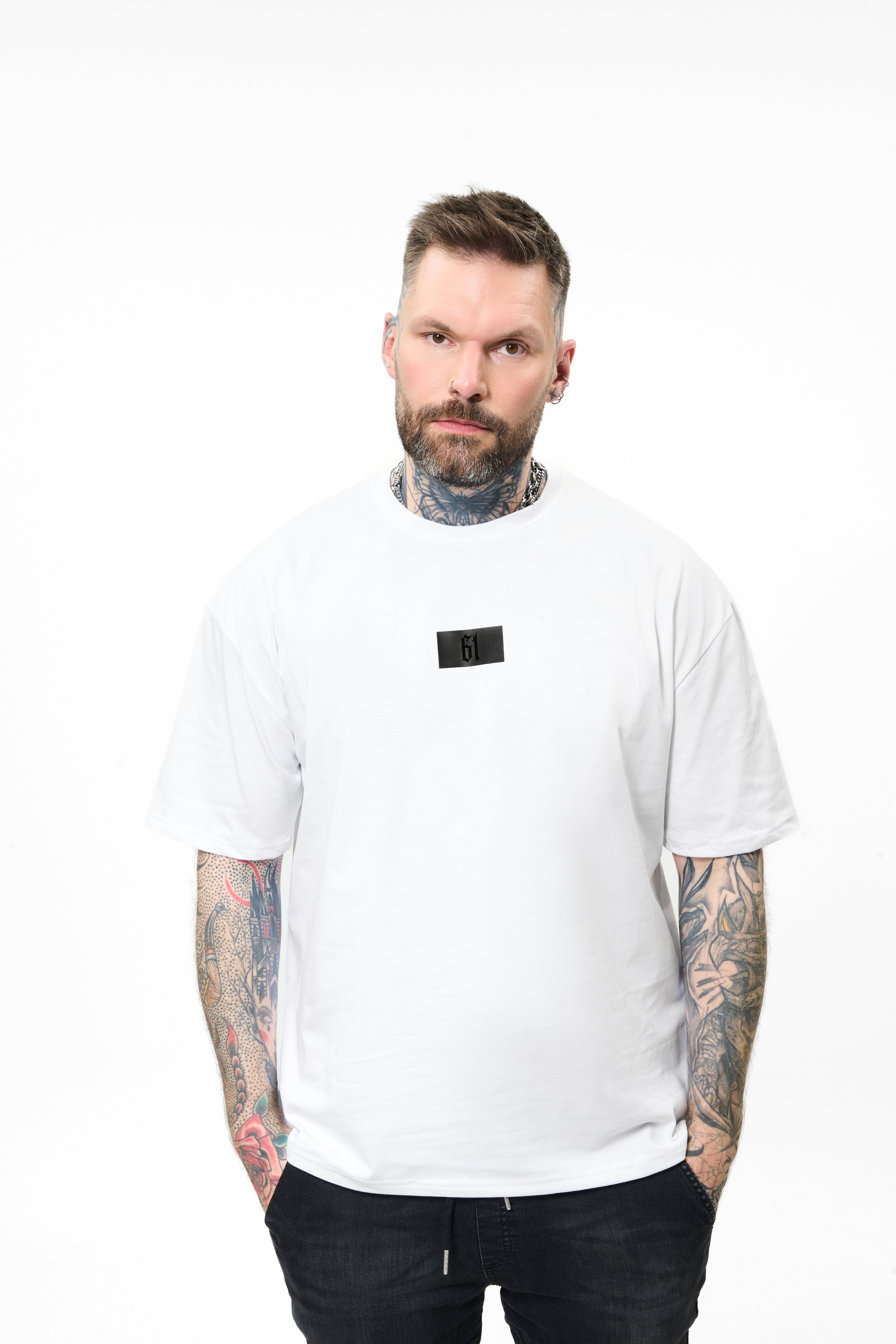 t-shirt model 02