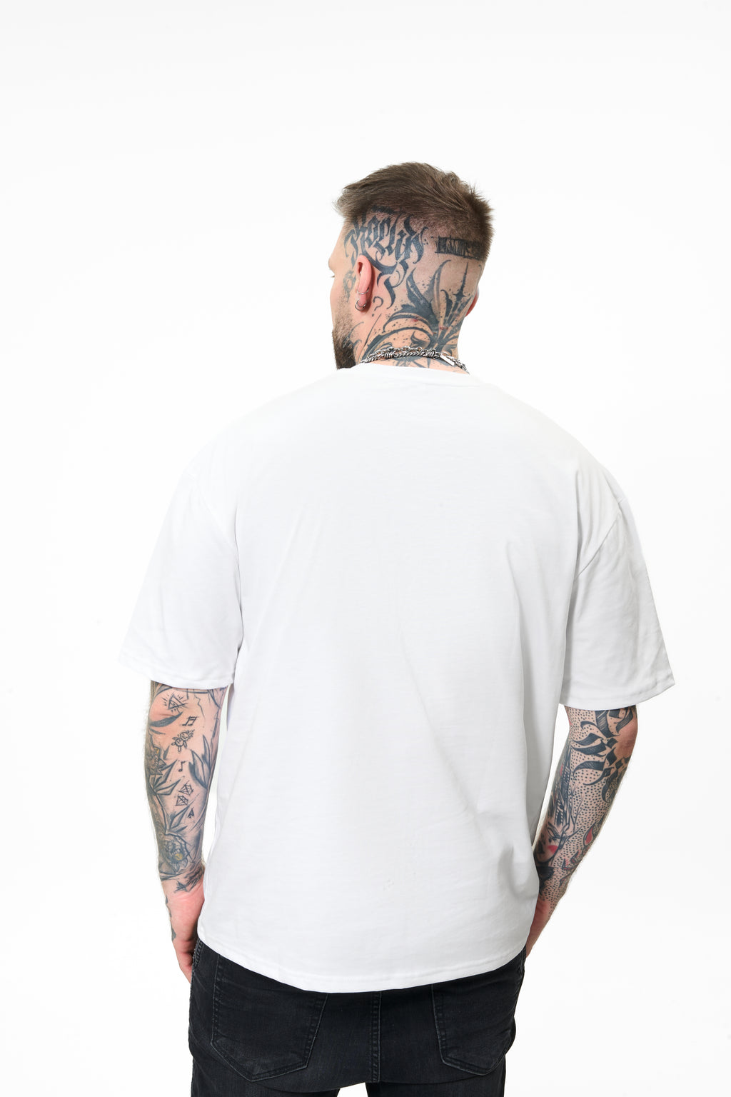 t-shirt model 02