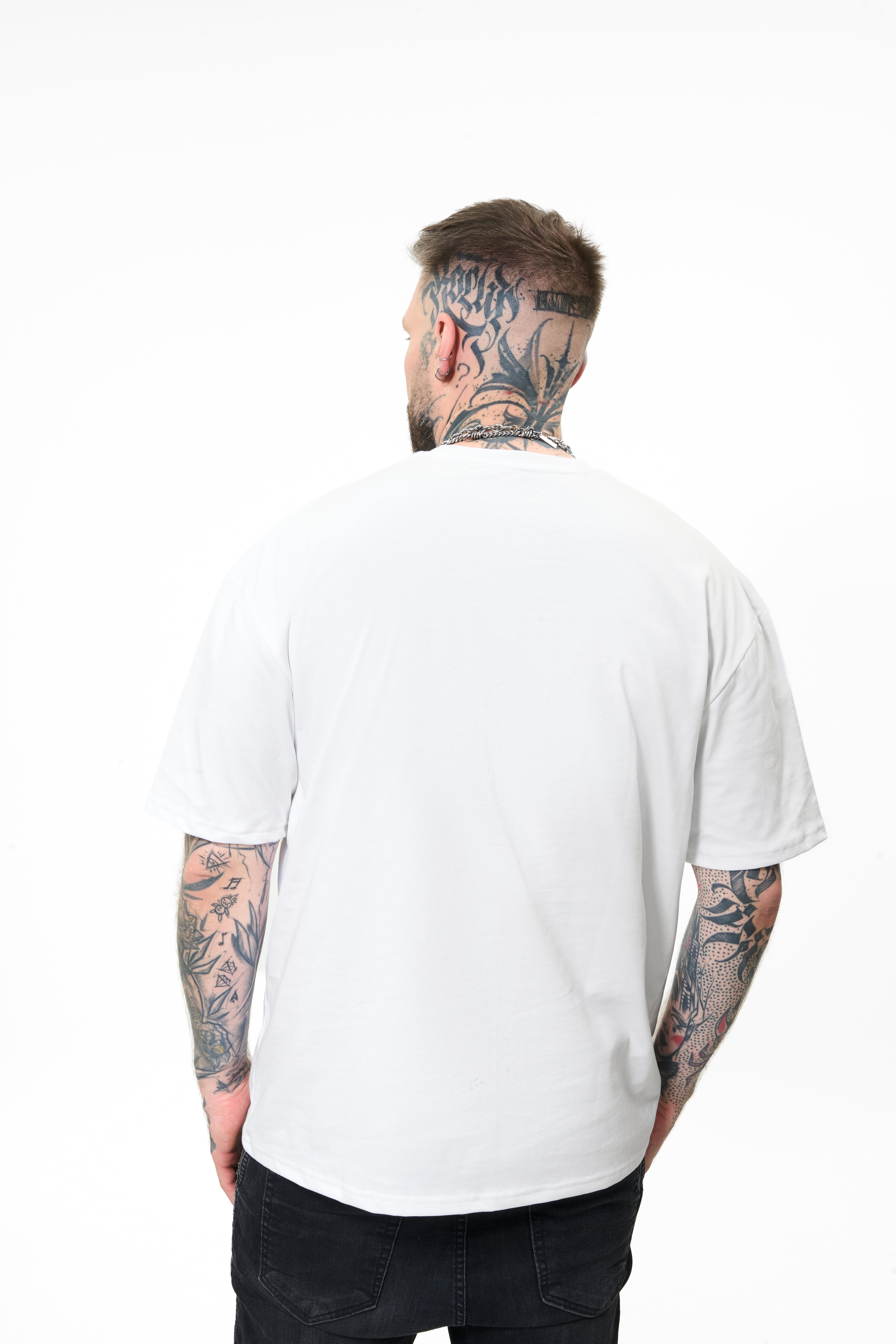 t-shirt model 02