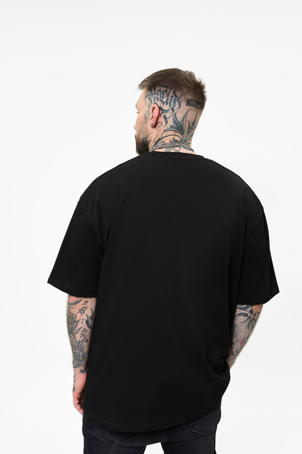 t-shirt model 02