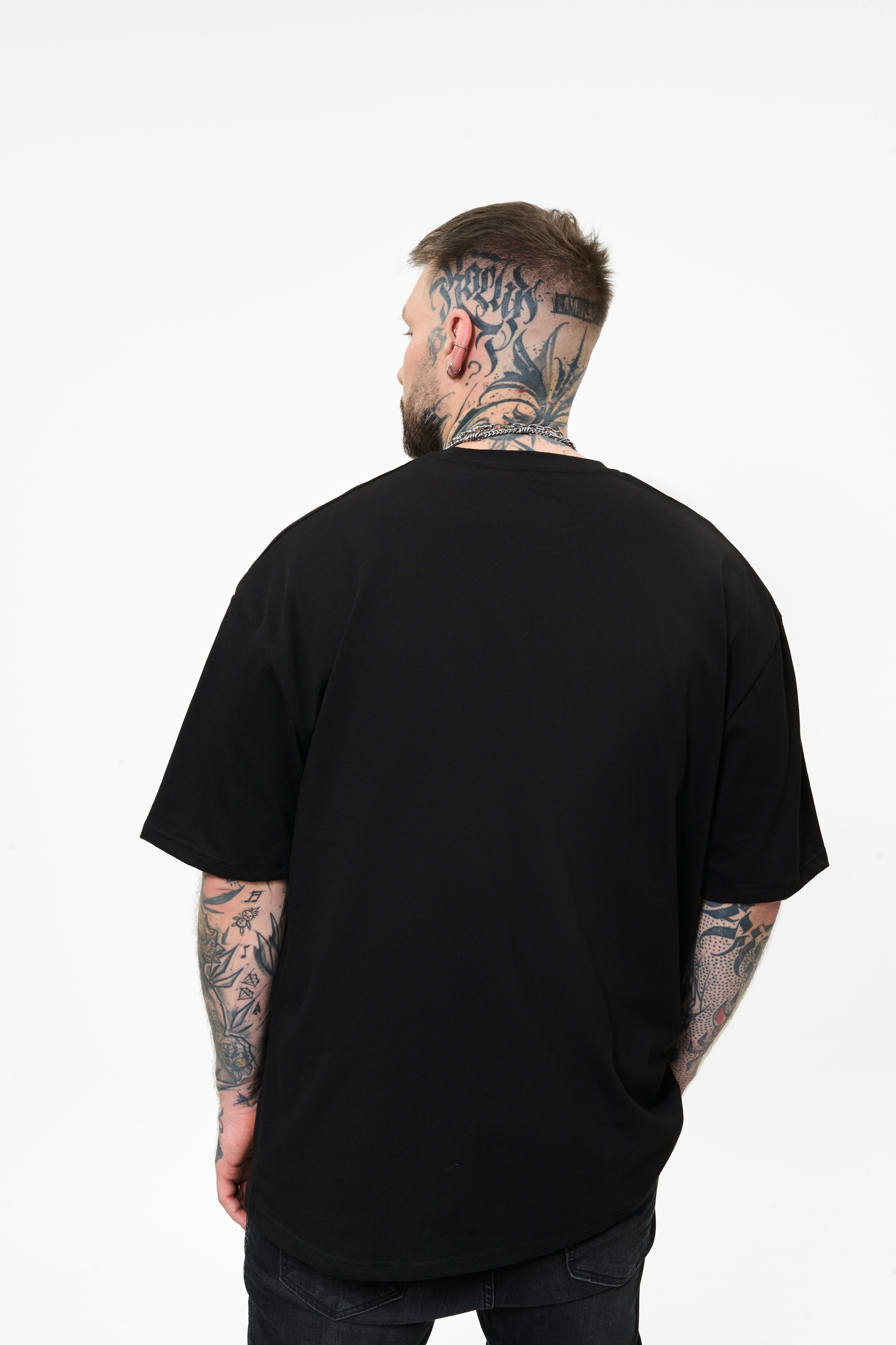 t-shirt model 02
