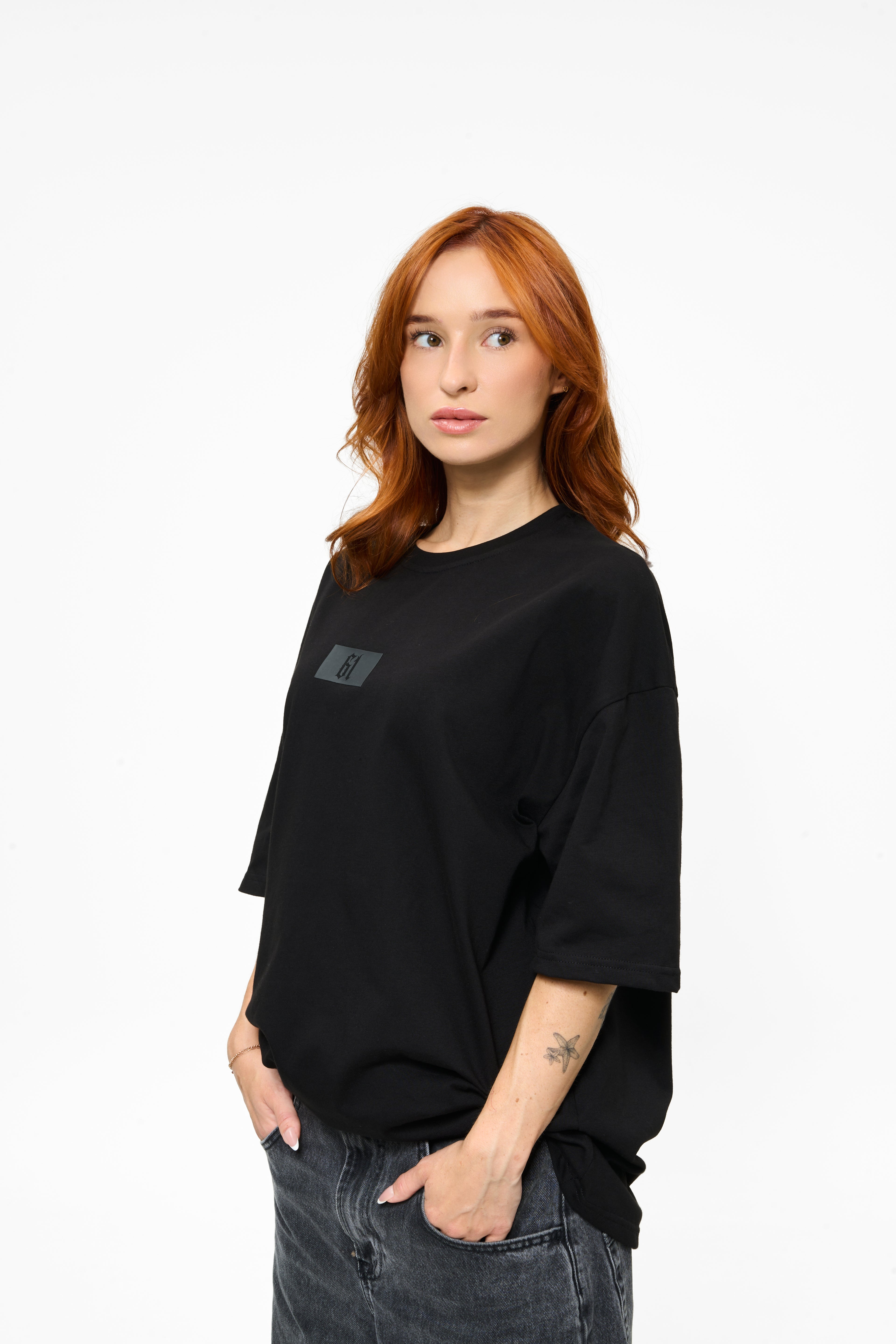 t-shirt model 02