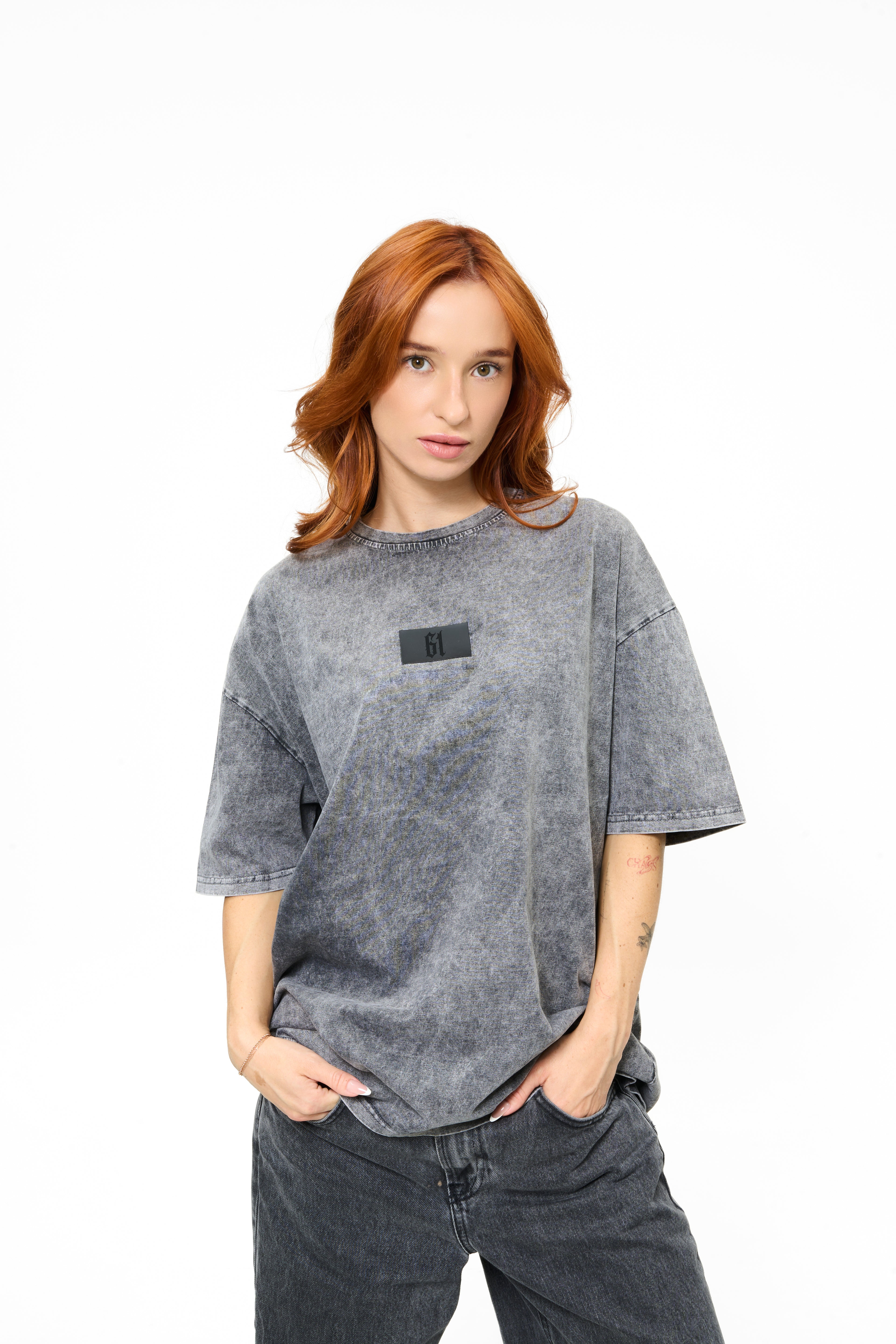 t-shirt model 02