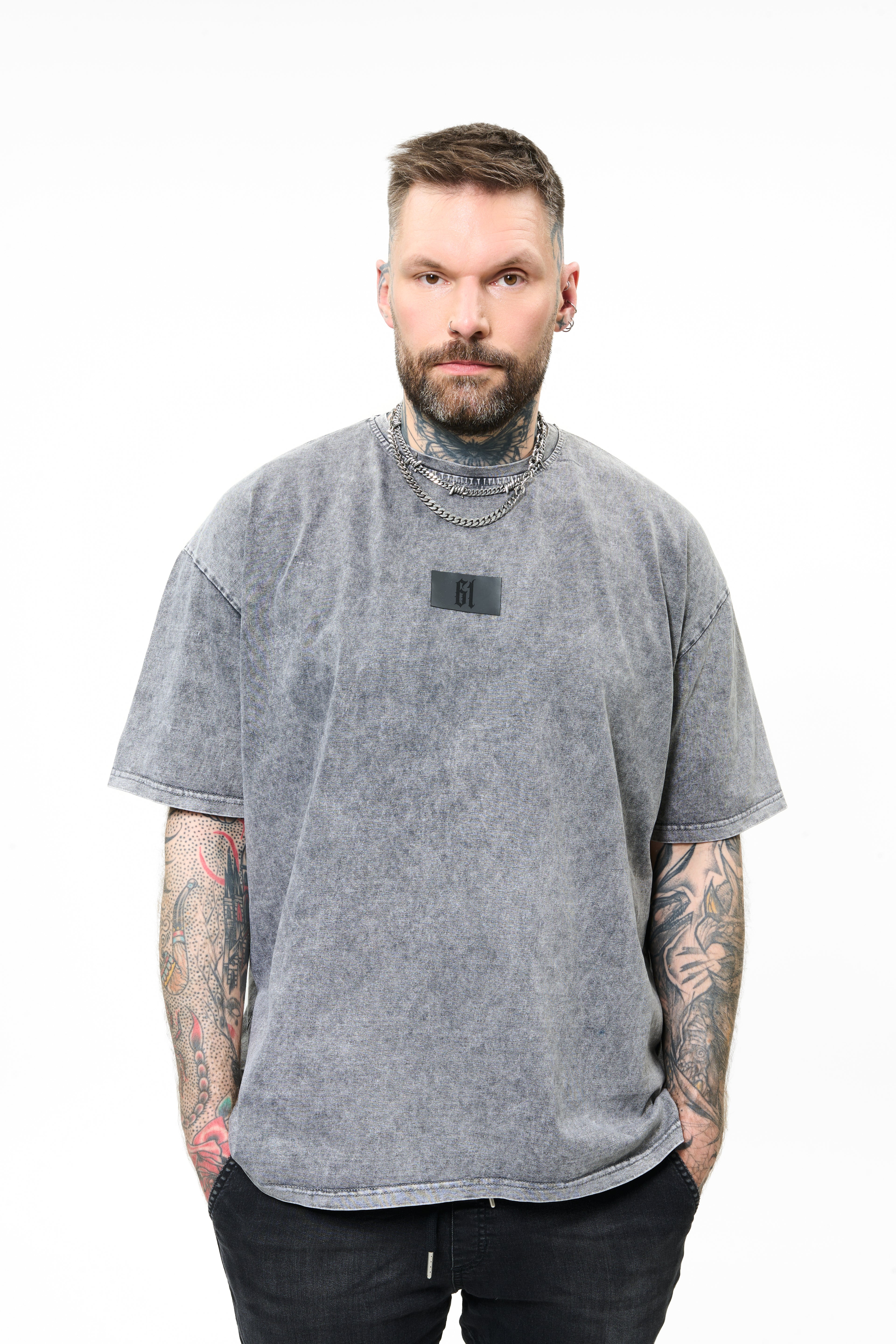 t-shirt model 02