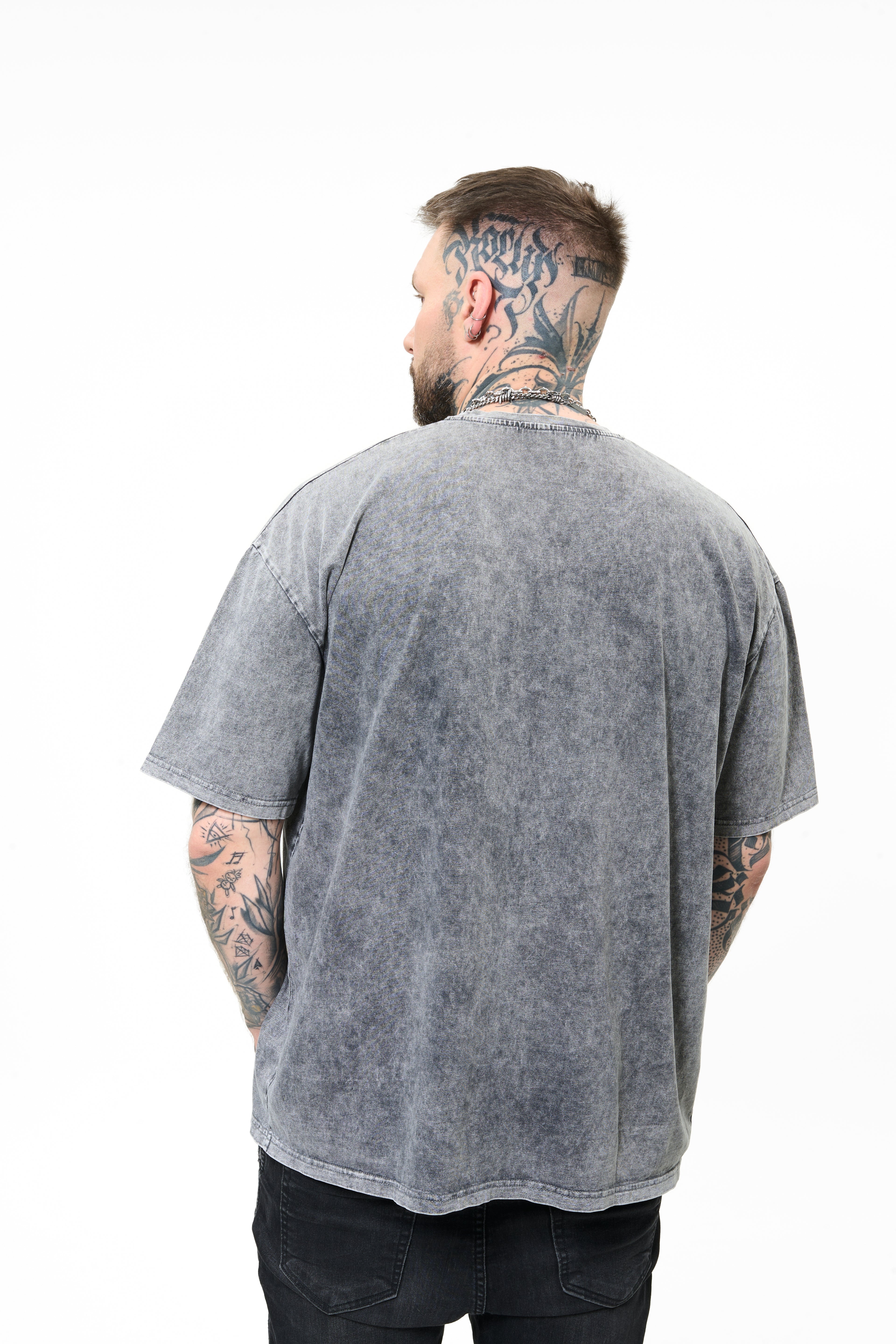 t-shirt model 02
