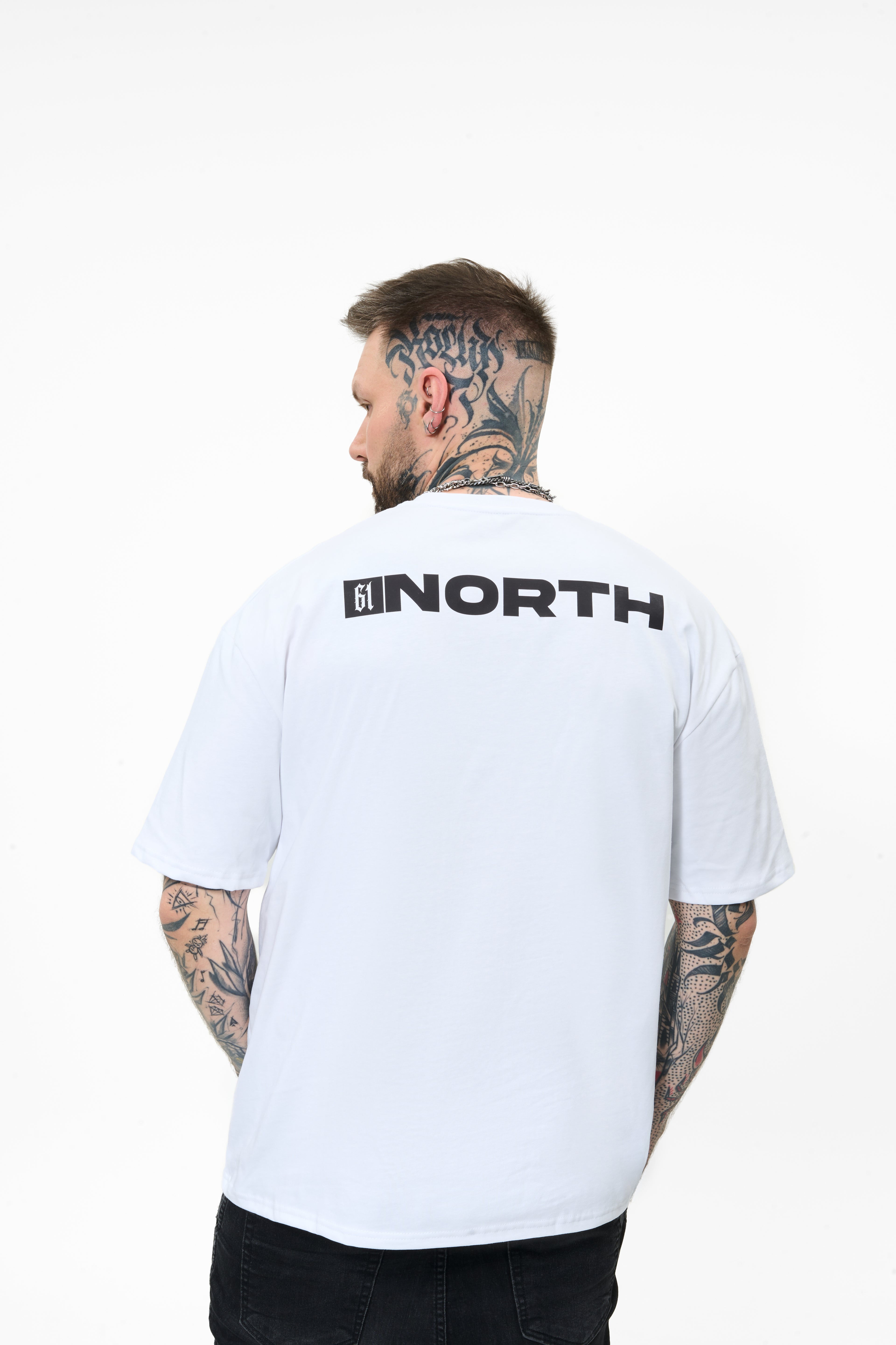 t-shirt model 03