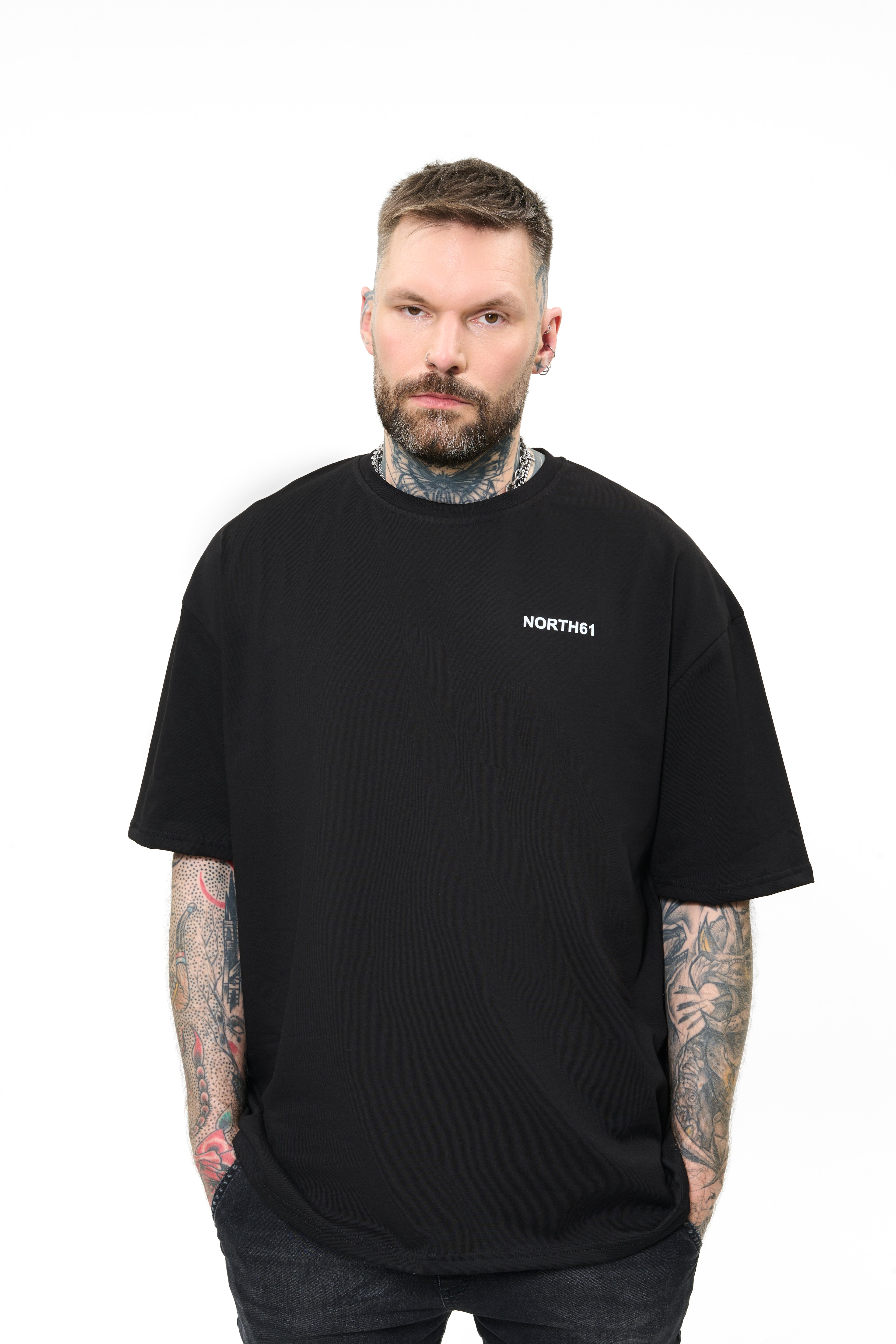 t-shirt model 03