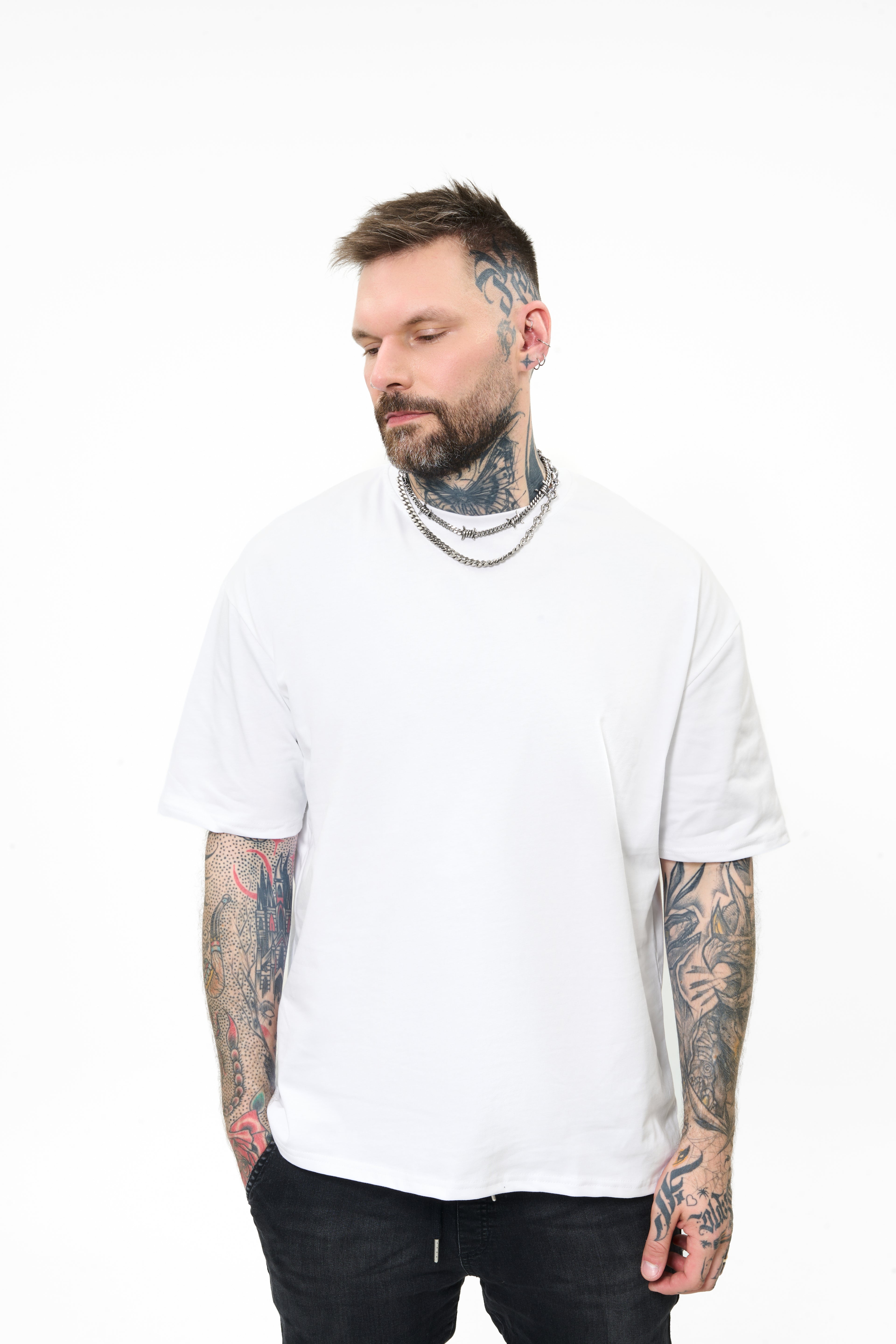 t-shirt model 04