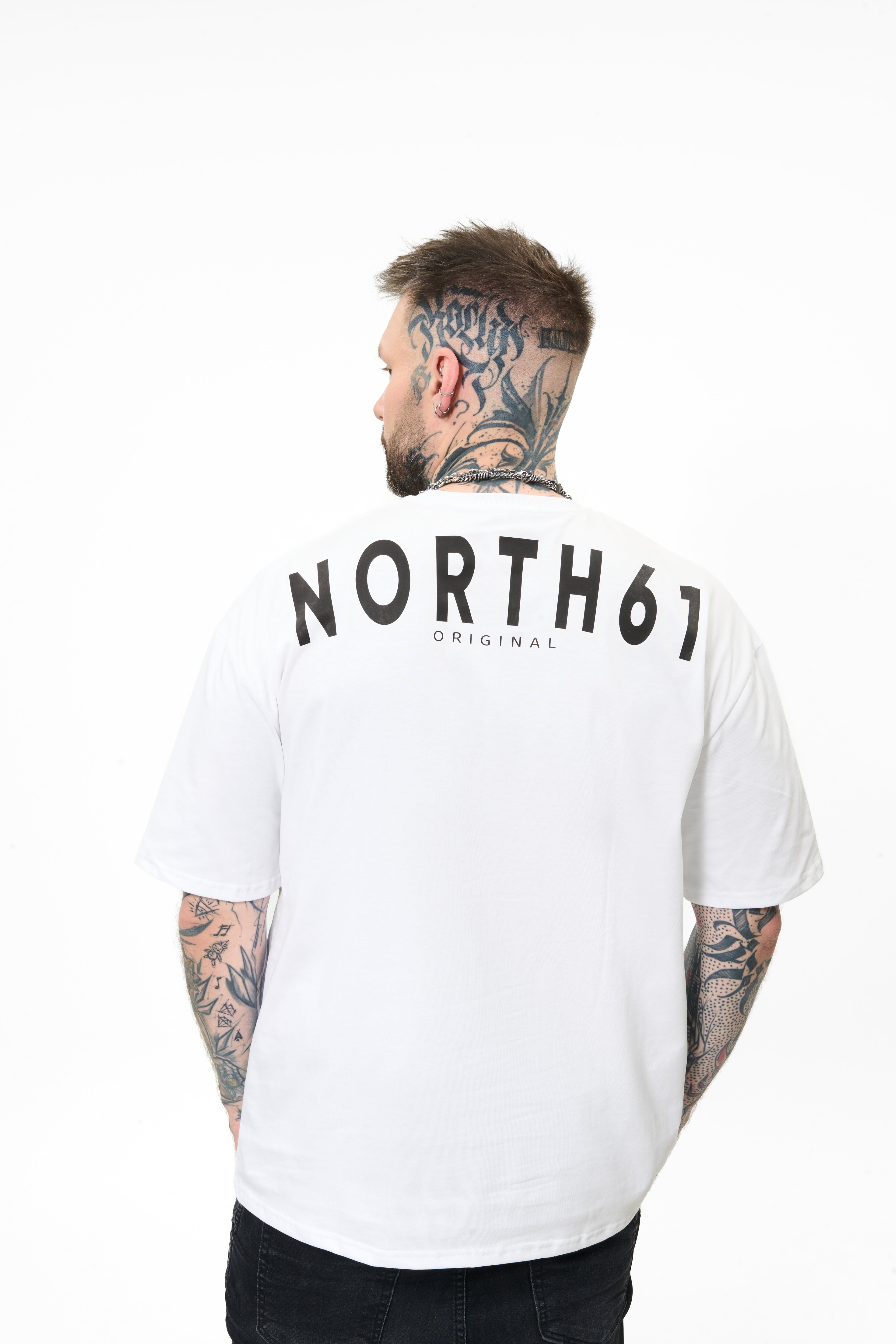 t-shirt model 04