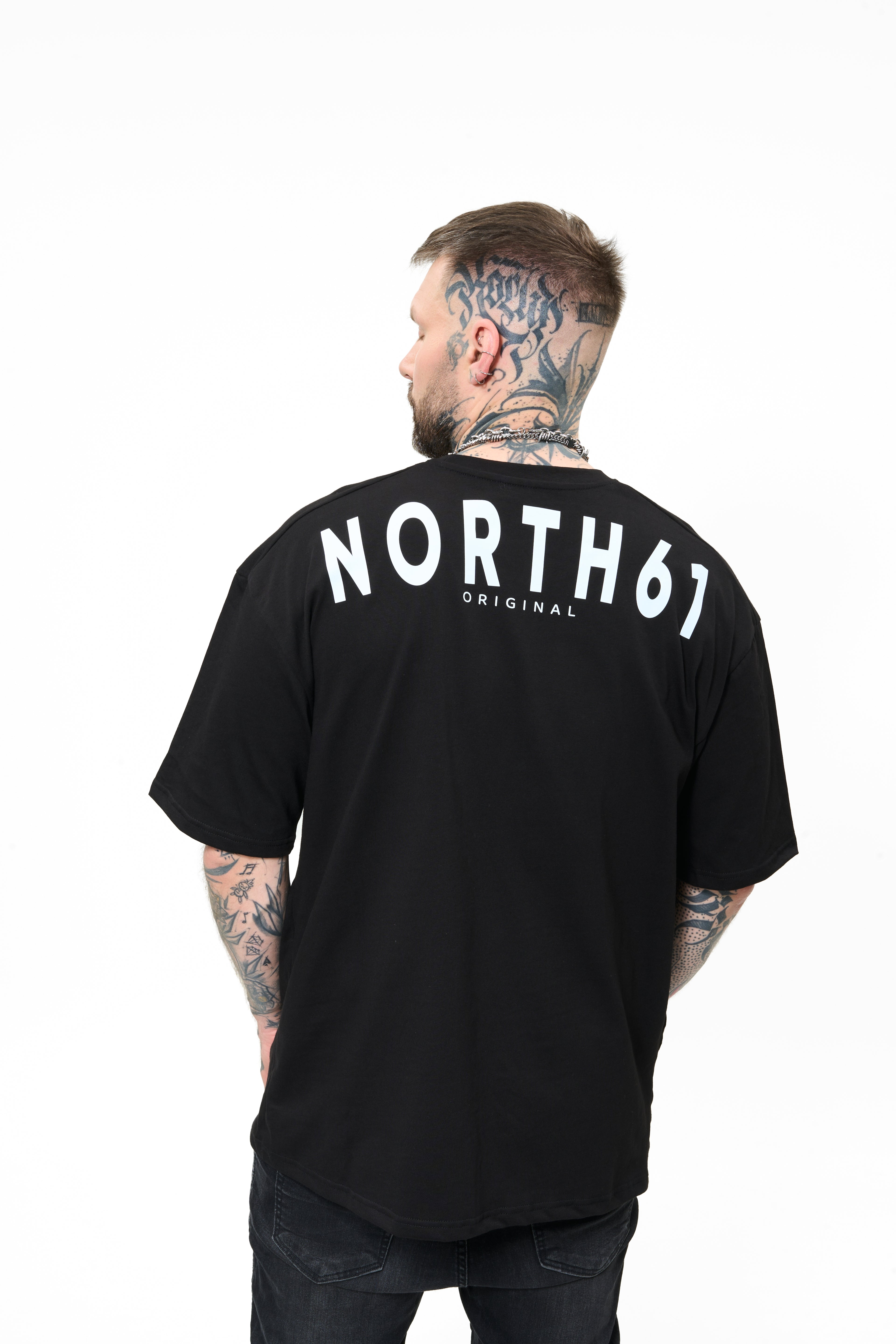 t-shirt model 04