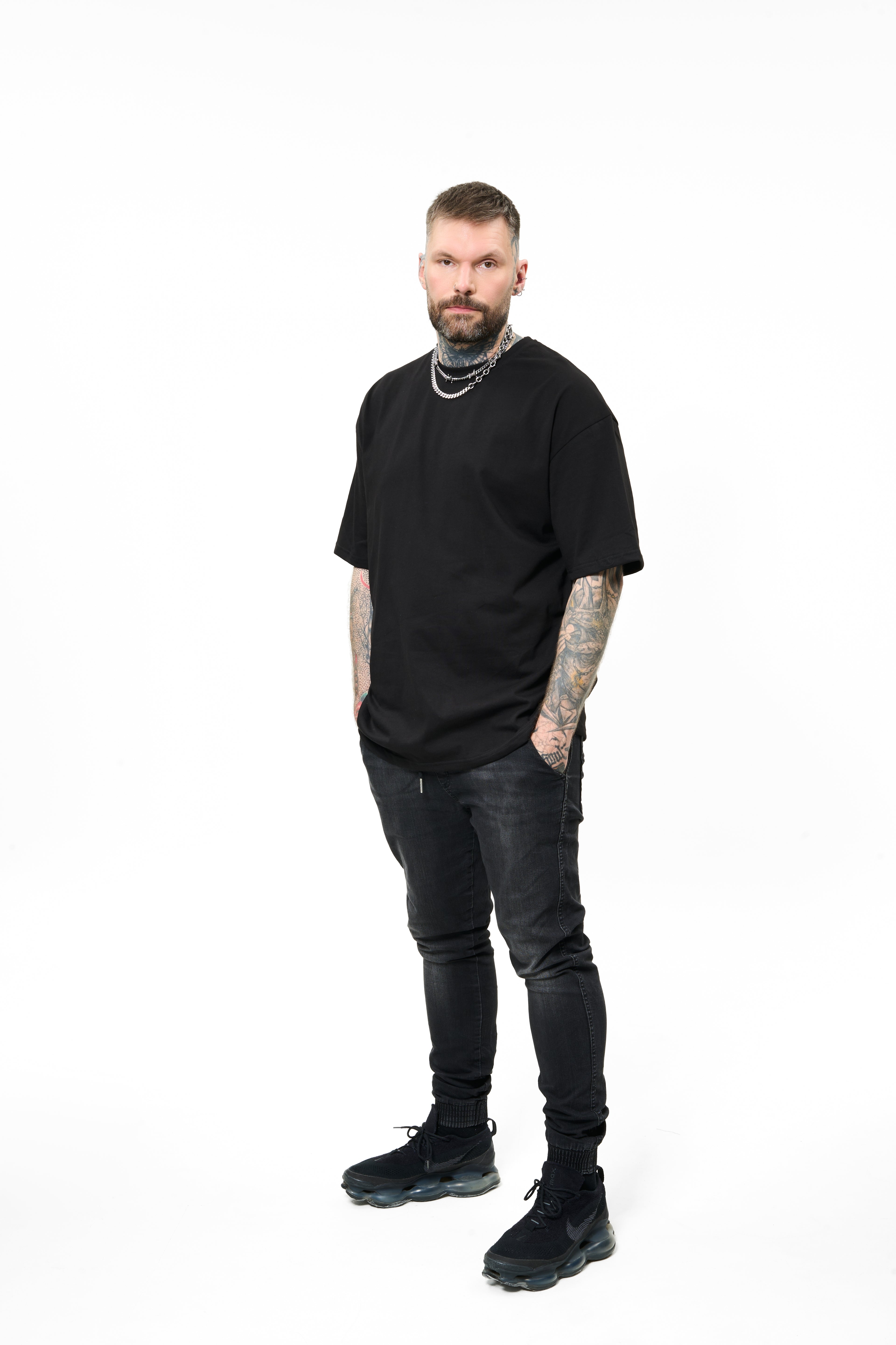 t-shirt model 04