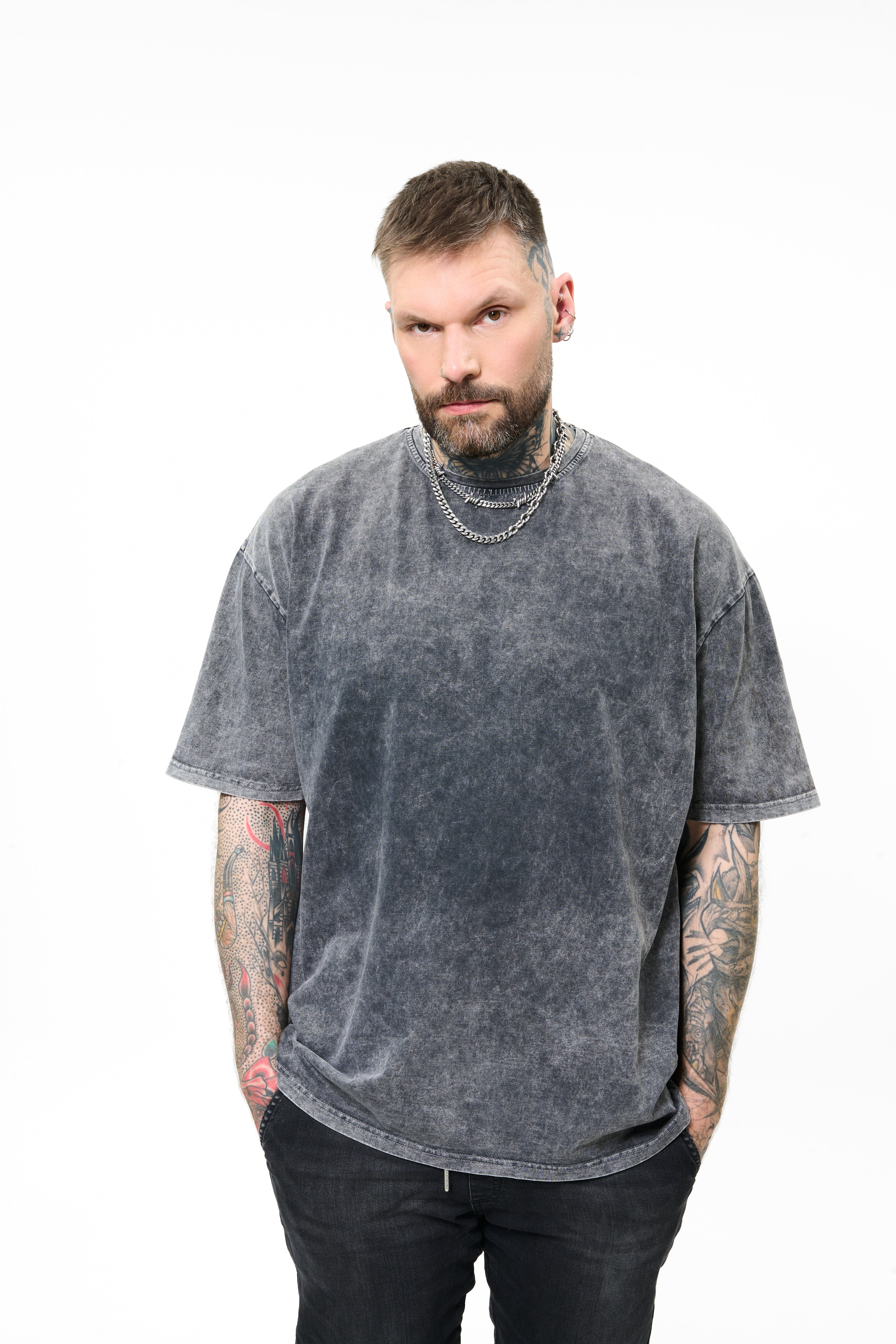 t-shirt model 04