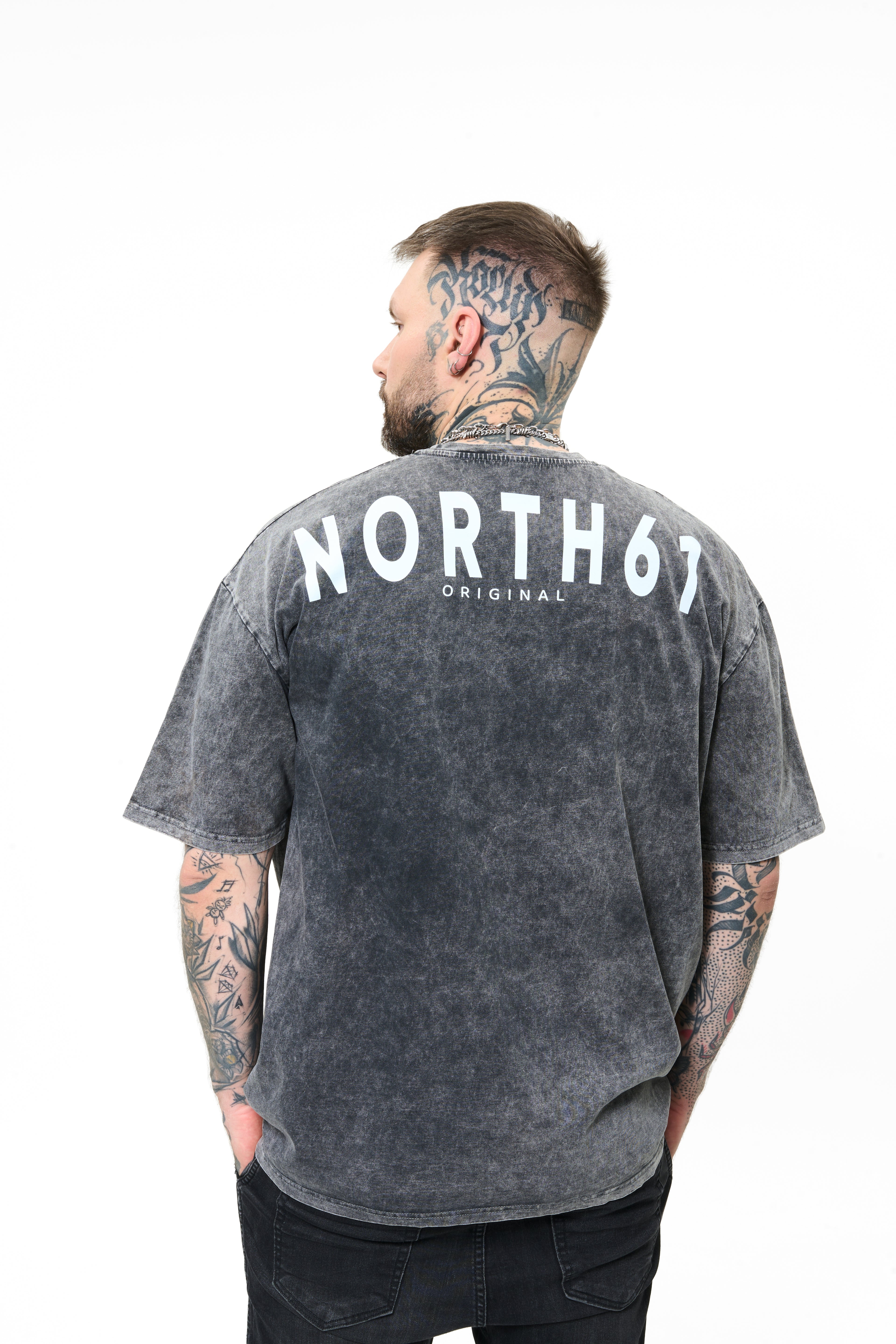 t-shirt model 04
