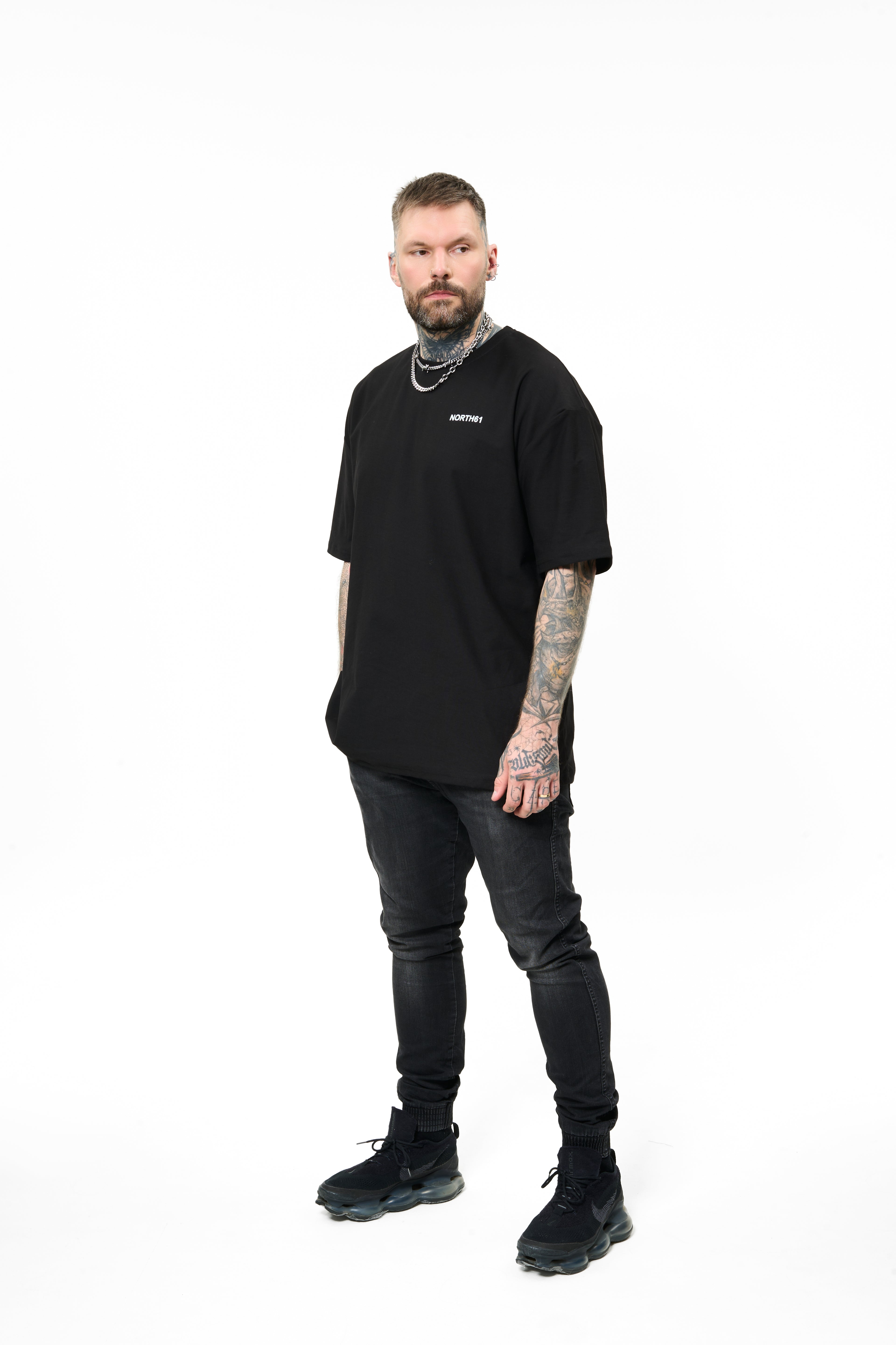 t-shirt model 05