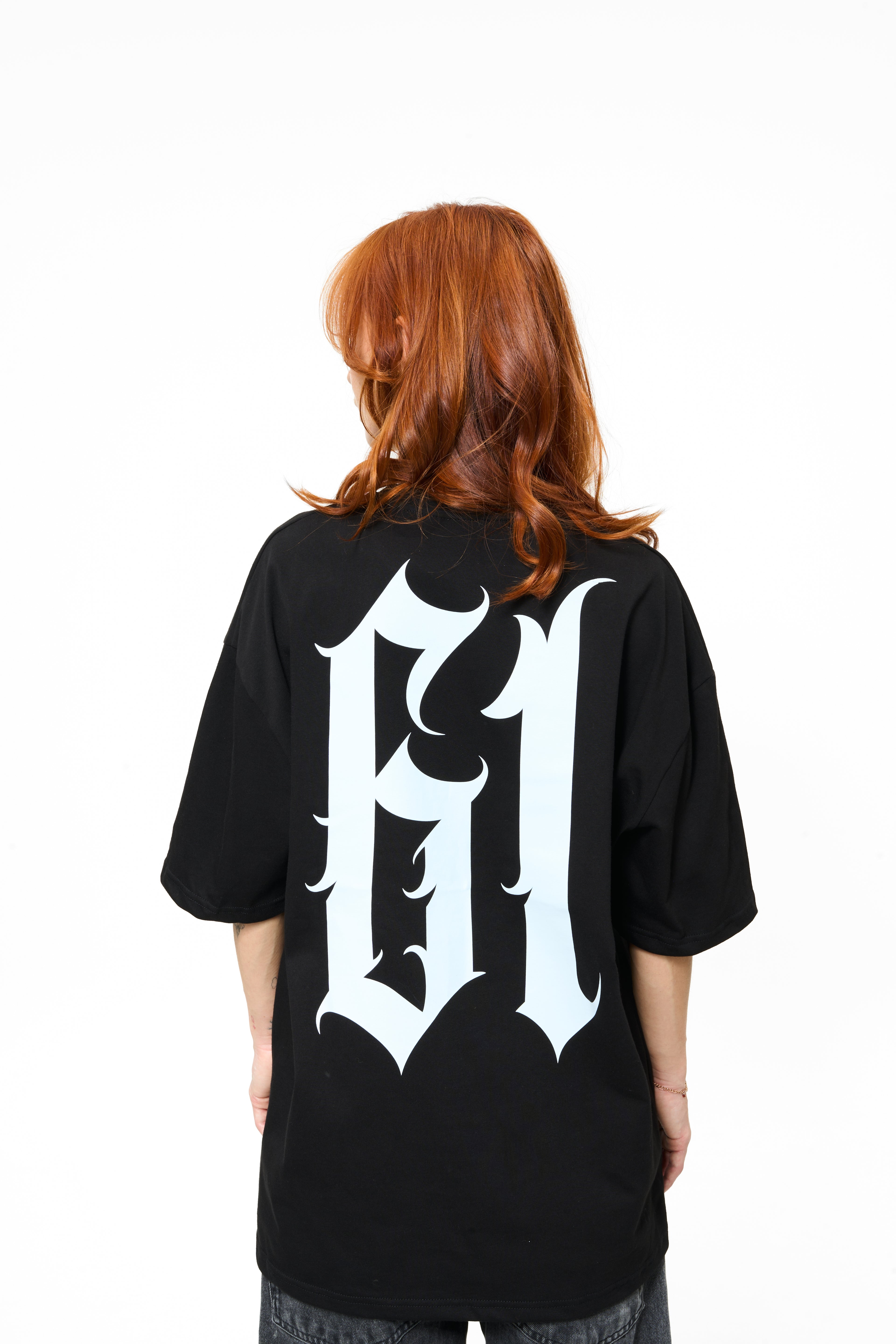t-shirt model 05