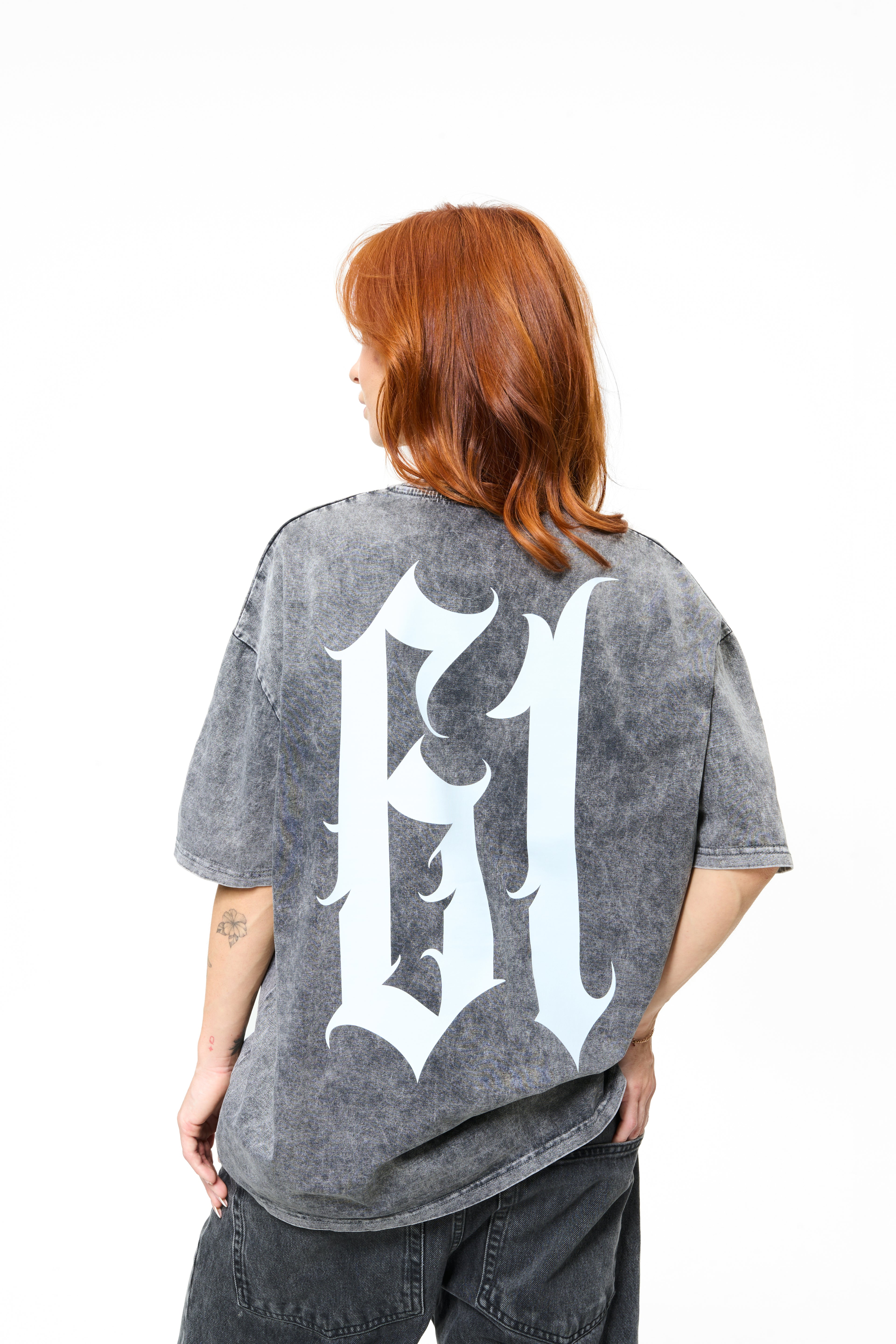 t-shirt model 05
