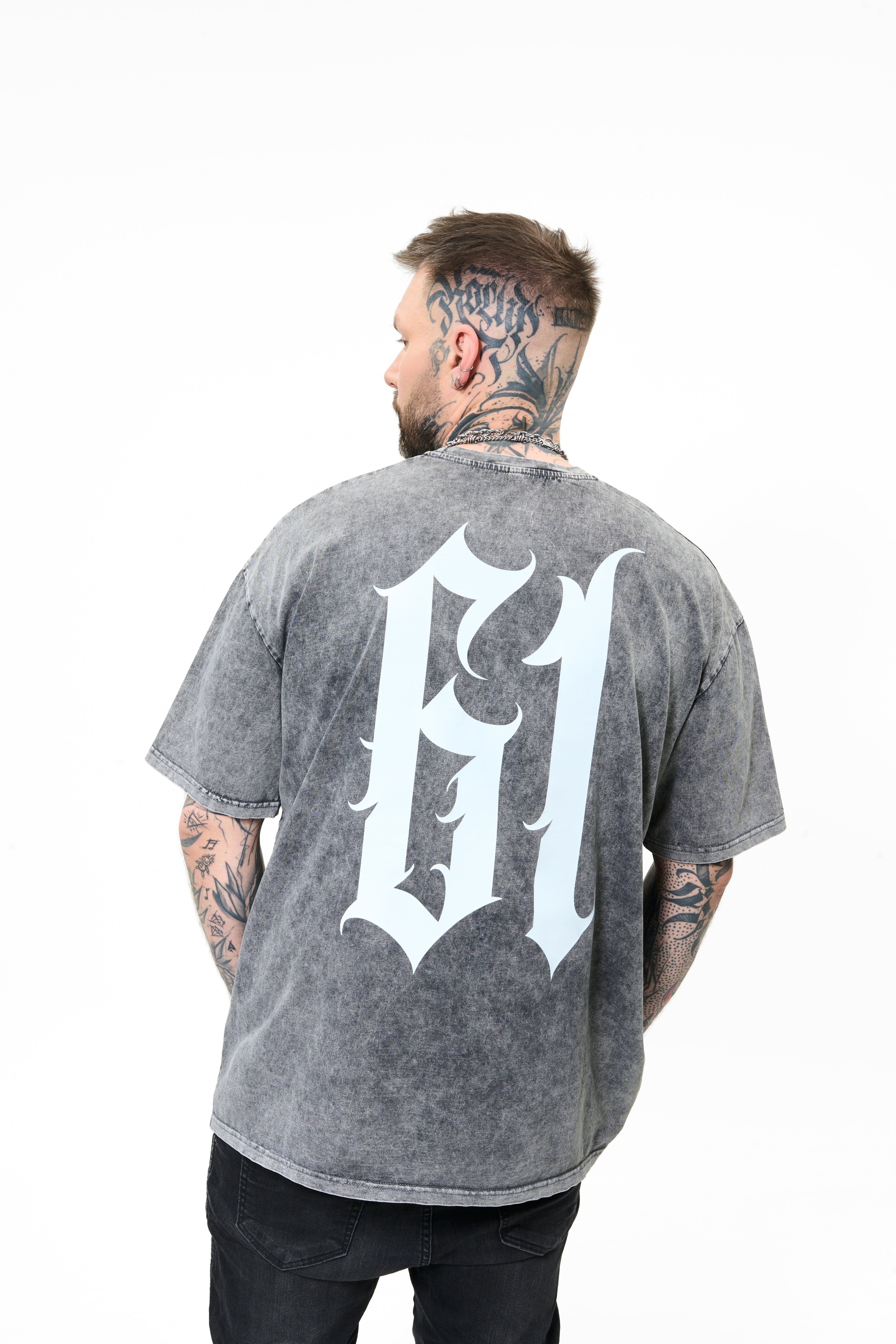 t-shirt model 05