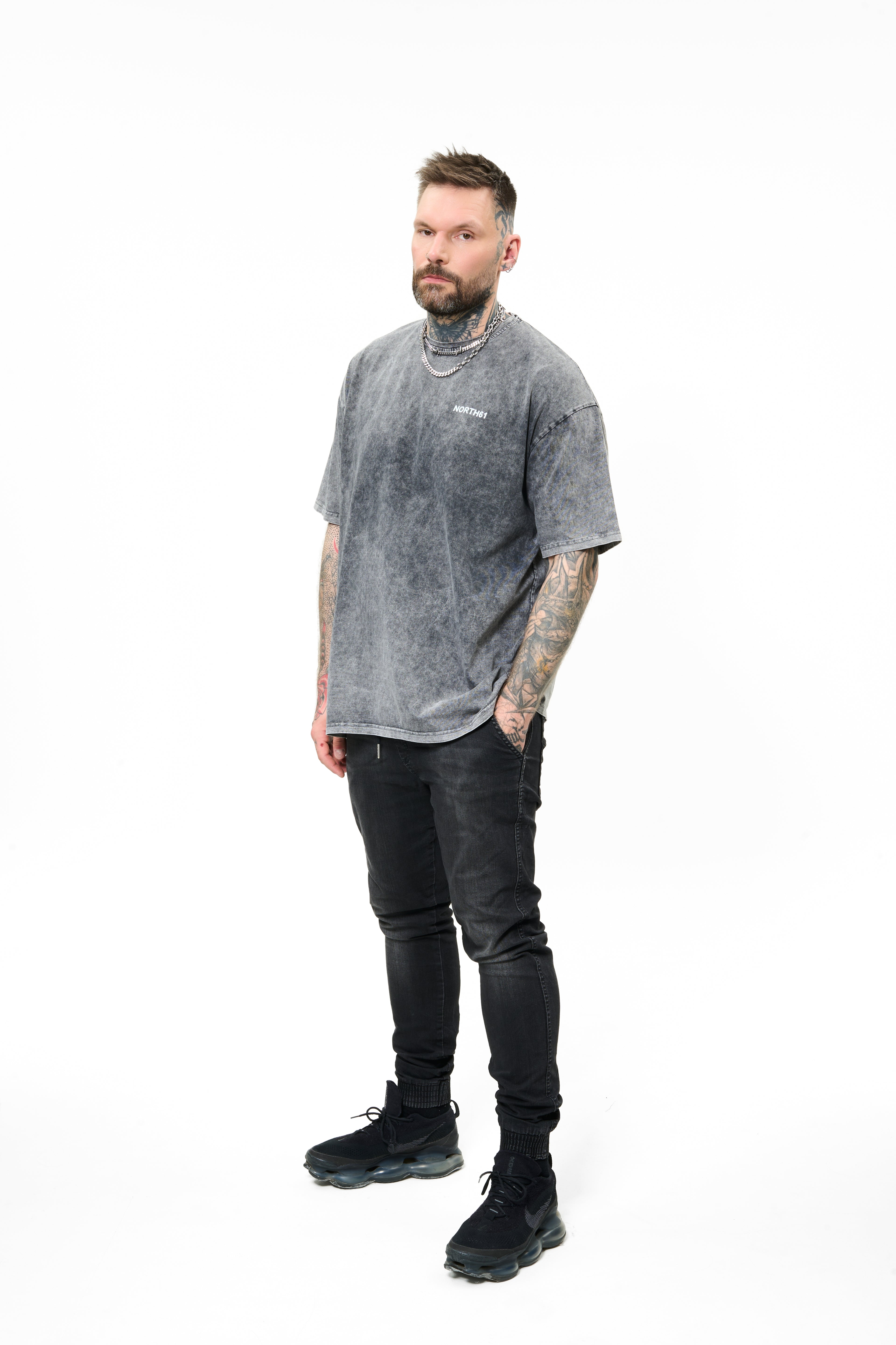 t-shirt model 05