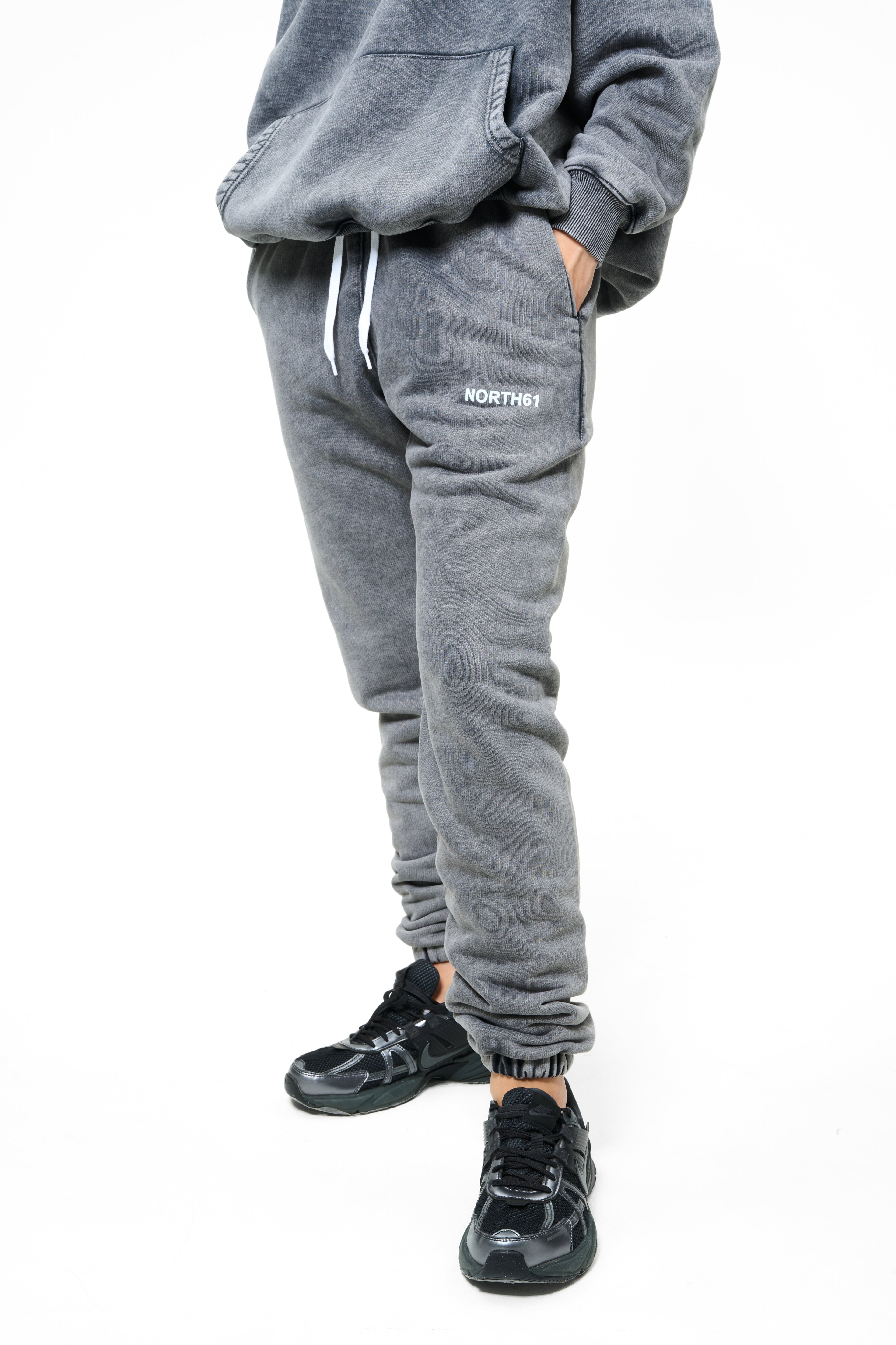 joggers model 01